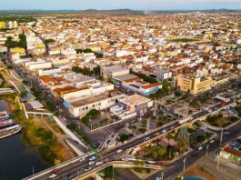 Prefeitura reforça fiscalização urbana para reduzir riscos à saúde pública; multas por terrenos baldios chegam a R$ 3,6 mil