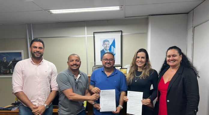 Em Salvador, Prefeito de Sobradinho cobra solução da AGERBA e MPBA para crise no transporte entre Juazeiro e Sobradinho