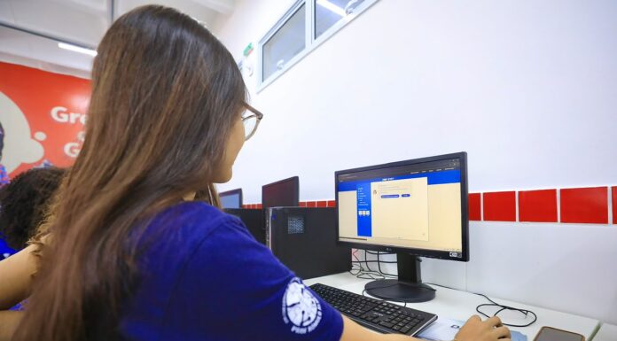 Dia D de inscrições para o ENEM mobiliza estudantes e escolas da Rede Estadual da Bahia