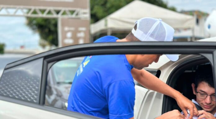 Drive-thru de Vacinação contra a Influenza imuniza cerca de 600 pessoas em Juazeiro