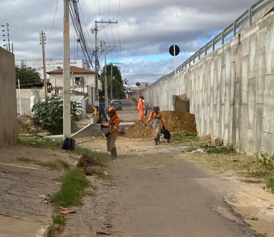 Líder comunitário agradece gestão municipal pelo início das obras na passagem molhada do bairro Lomanto Junior