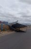 Leitor chama atenção para outdoor caído na Avenida Lomanto Júnior, em Juazeiro, e pede retirada da estrutura