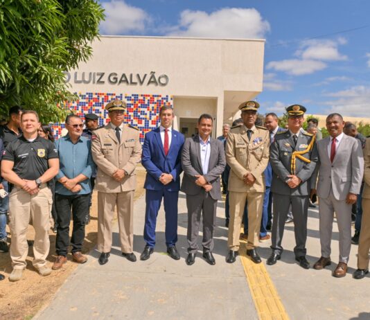 Andrei Gonçalves reforça parceria com forças de segurança durante homenagem ao secretário Marcelo Werner, que recebeu o título de Cidadão Juazeirense