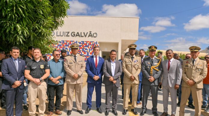 Andrei Gonçalves reforça parceria com forças de segurança durante homenagem ao secretário Marcelo Werner, que recebeu o título de Cidadão Juazeirense