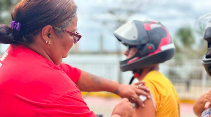 Drive-thru de Vacinação contra a Influenza imuniza cerca de 600 pessoas em Juazeiro