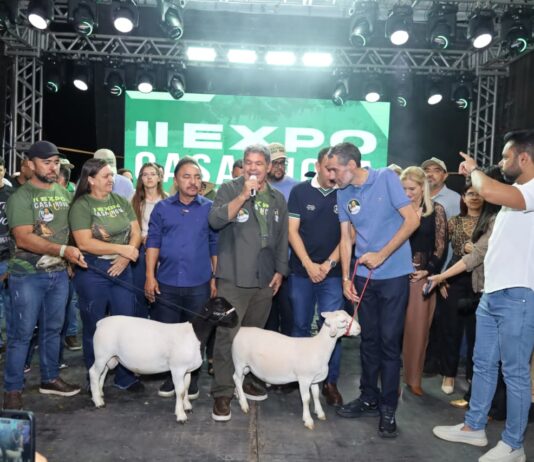 Pátio de eventos lotado marca 3 noite da II Expo Casa Inova e reforça força do desenvolvimento de Casa Nova