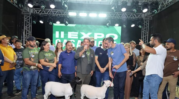 Pátio de eventos lotado marca 3 noite da II Expo Casa Inova e reforça força do desenvolvimento de Casa Nova