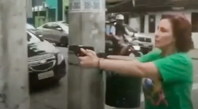 Justiça manda prender jornalista perseguido por Carla Zambelli