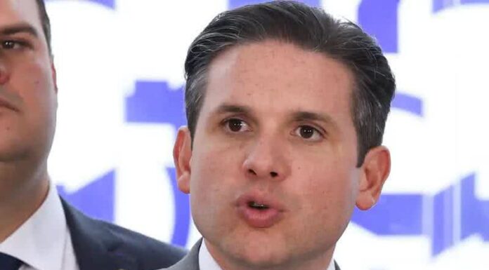 Hugo Motta cria comissão para discutir PEC que reduz maioridade penal para 16 anos