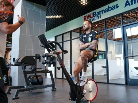 Neymar faz exames para saber se poderá jogar na estreia do Brasil na Copa