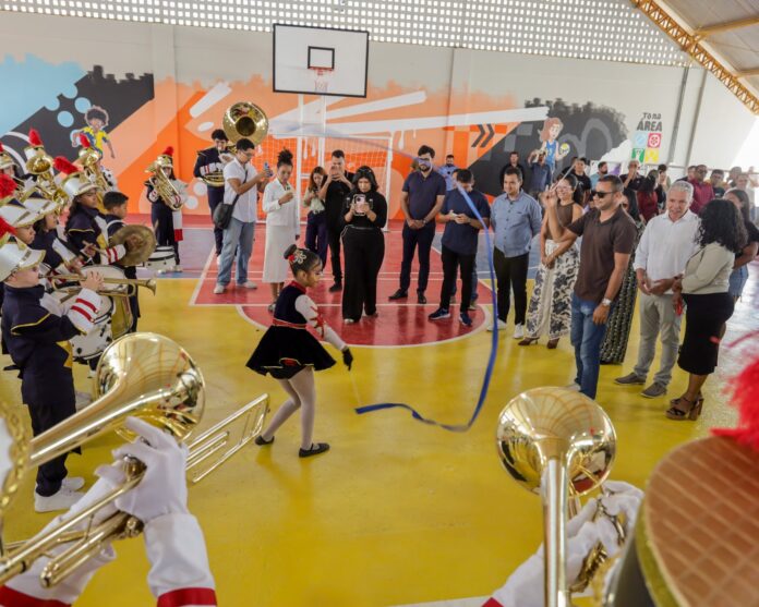 Apos-mais-de-uma-decada-de-espera-a-Quadra-da-escola-Analia-Barbosa-e-entregue-totalmente-requalificada
