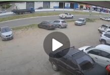 Motorista passa mal, carro bate na traseira de caminhão e deixa três feridos em Petrolina