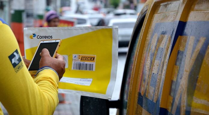 Correios suspendem fechamento de agências após ameaça de greve