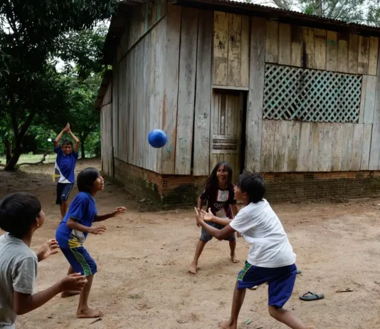 Unicef mapeia cidades onde crianças estão expostas a riscos ambientais
