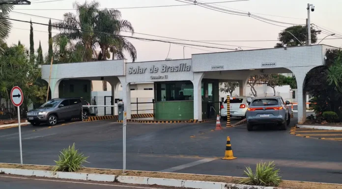 Moraes autoriza Bolsonaro a sair da prisão domiciliar para dentista
