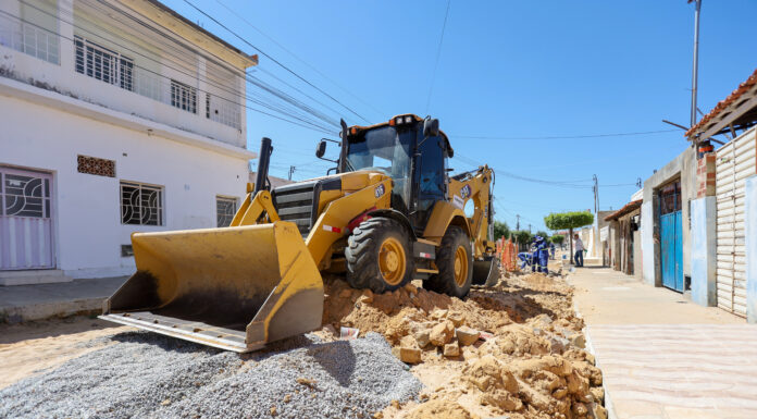 Projua nas ruas: obras de drenagem e recuperação de pavimento avançam nos bairros Dr. Humberto e Coreia