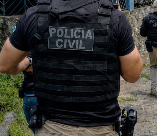 Homem de 18 anos é preso em flagrante por manter relacionamento com menina de 13 anos em Casa Nova; ele é acusado do crime de estupro de vulnerável