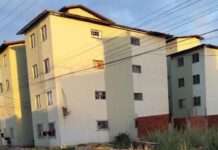 Moradores do Residencial São Francisco, em Juazeiro , seguem reclamando do corte de energia de áreas comuns; Coelba diz que Prefeitura pediu baixa da ligação