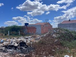 “Tem muito rato e muita praga”: diz morador sobre montanha de lixo acumulado há mais de dois anos em bairro de Juazeiro; SESP responde
