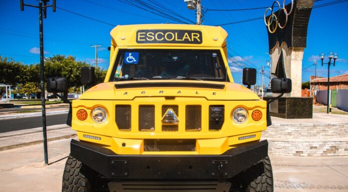 Sobradinho: Com recursos próprios, Secretaria de Educação reforça transporte escolar com aquisição de mais dois ônibus; entre eles um veículo para rotas de difícil acesso