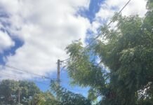 Durante manifestação, Secretário de Saúde de Juazeiro explica paralisação da reforma da UBS Argemiro e anuncia nova licitação para concluir obra