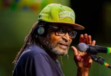 Edson Gomes é internado em UTI após show em Salvador