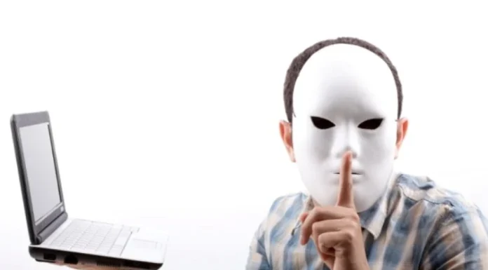 Uso de robôs? Perfis sem nenhum seguidor invadem redes com ataques a Jerônimo e elogios a ACM Neto; veja o que diz a legislação