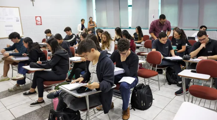 Convocação da lista de espera do Fies no 2º semestre termina na quinta