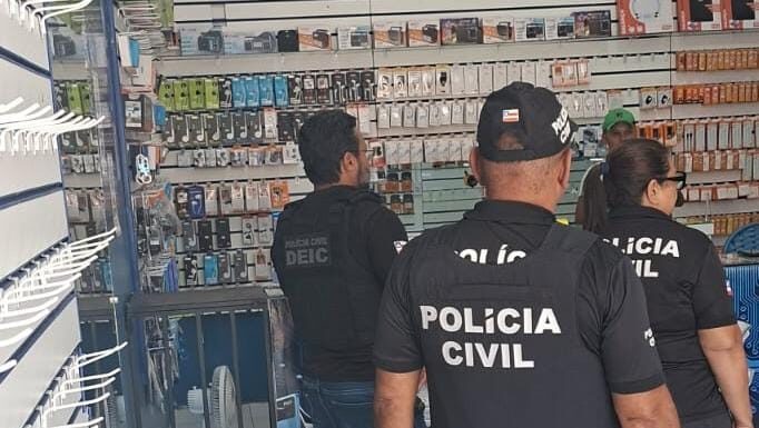 Operação Mobile: PCBA fiscaliza lojas de venda de celulares nos bairros Itaberaba e João Paulo II, Juazeiro; ação visa coibir a comercialização de aparelhos de origem ilícita