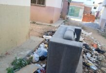 Moradora denuncia acúmulo de lixo e queima de resíduos ao lado de casas do Residencial Juazeiro I: “Pedimos providências à SESP”