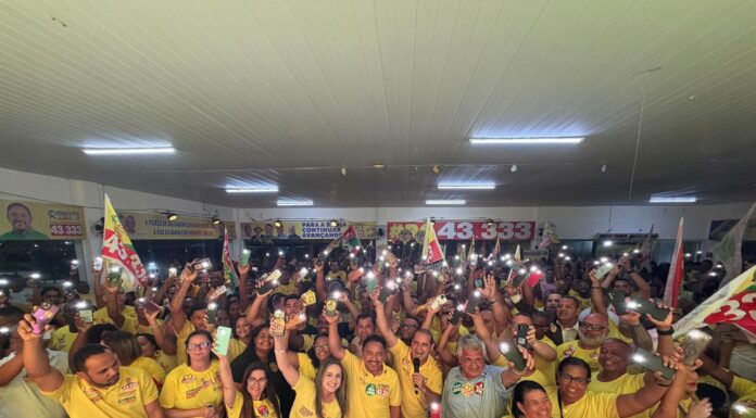Roberto Carlos, Bacelar e Randerson Leal reúnem um mar de gente em Salvador e mostram força política na capital