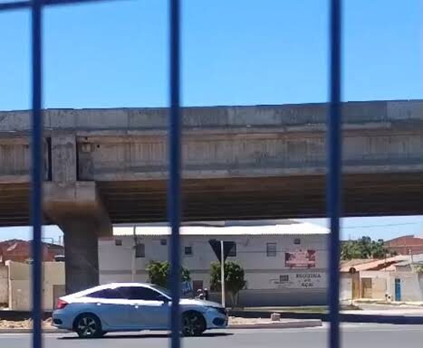“Os motoristas não estão parando”: condutor relata riscos na rotatória da BR-407, em Juazeiro; AMTT solicita revisão da sinalização ao DNIT