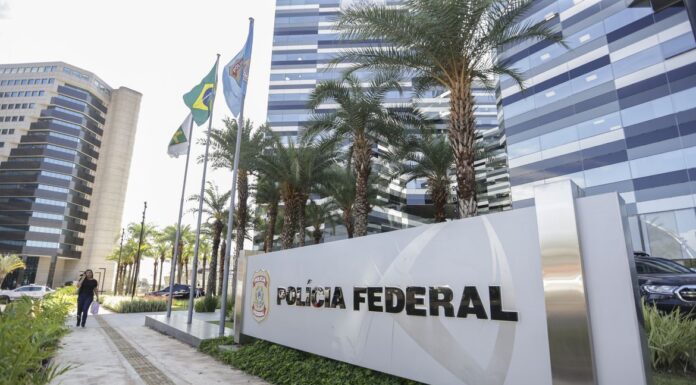 PF envia a Gilmar e Zanin íntegra de material do celular de Vorcaro