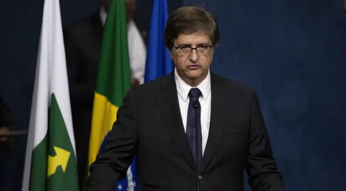 Conselho do MPF forma maioria contra investigação de Gonet