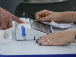 No DF, urnas fecham antes de informação sobre prorrogação chegar
