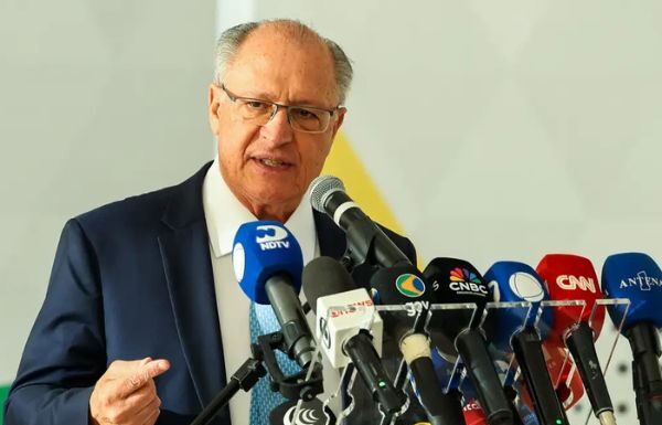 ‘Vamos fazer ajuste fiscal em cima dos supersalários’, diz Alckmin