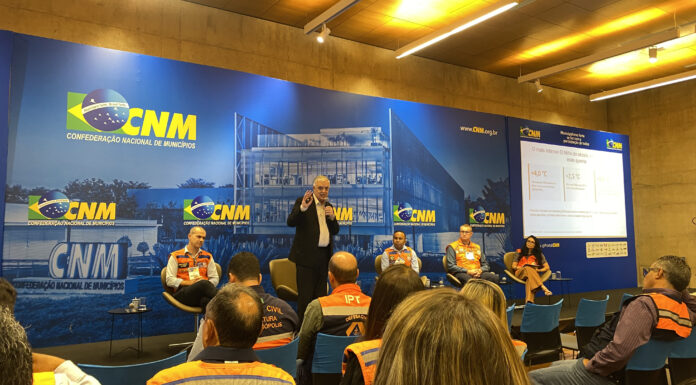 Defesa Civil de Juazeiro participa de encontro nacional sobre prevenção e enfrentamento de eventos climáticos extremos