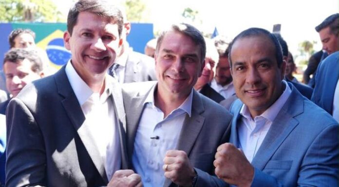Prefeito de Petrolina, Simão Durando, declara apoio a Flávio Bolsonaro no 2º turno