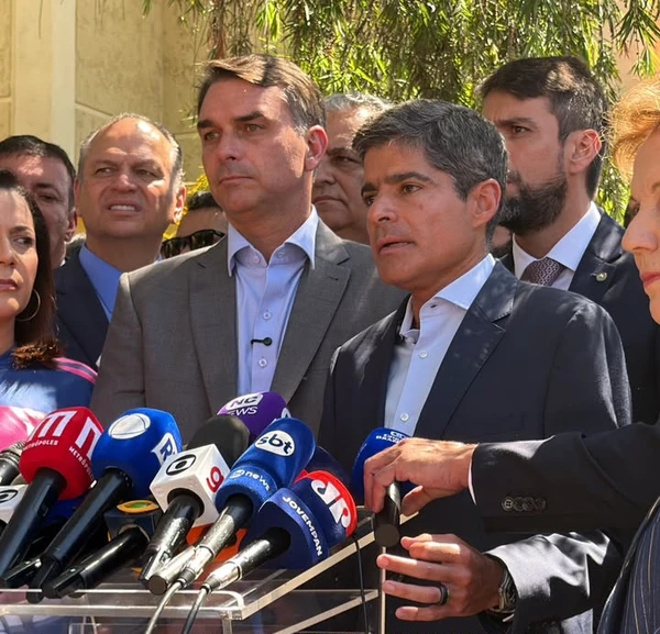 acm-neto-declara-apoio-a-flavio-bolsonaro-no-segundo-turno-das-eleicoes-3442958-article