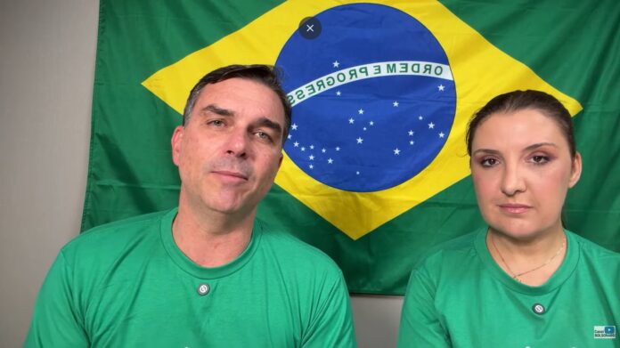 direita-mulheres-flavio-bolsonaro-daniella-marques-brasil-por-elas